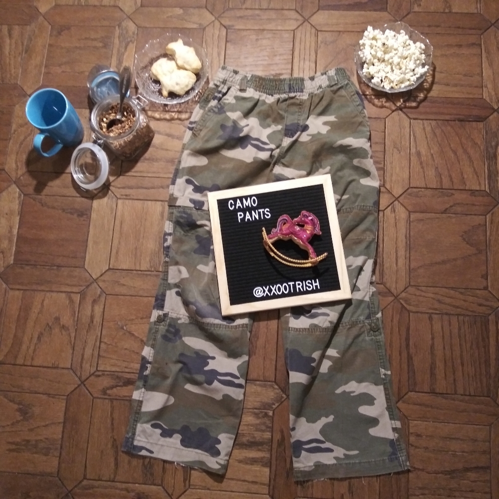 {The Children's Place} Camo Pull On Pants